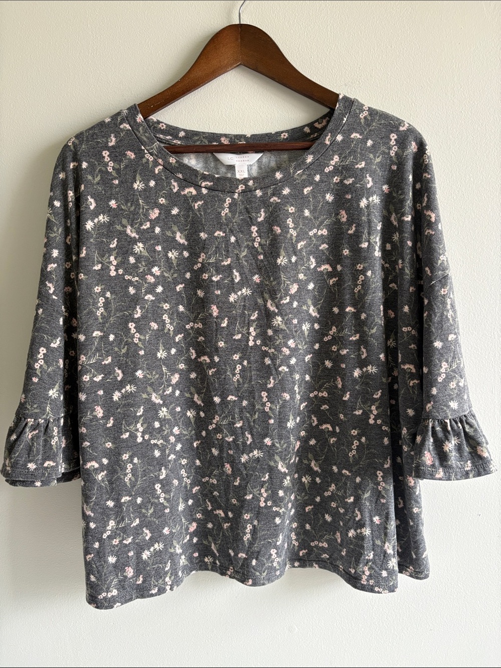 Women's Gray Floral Ruffle-Sleeve Top - Pink Accent